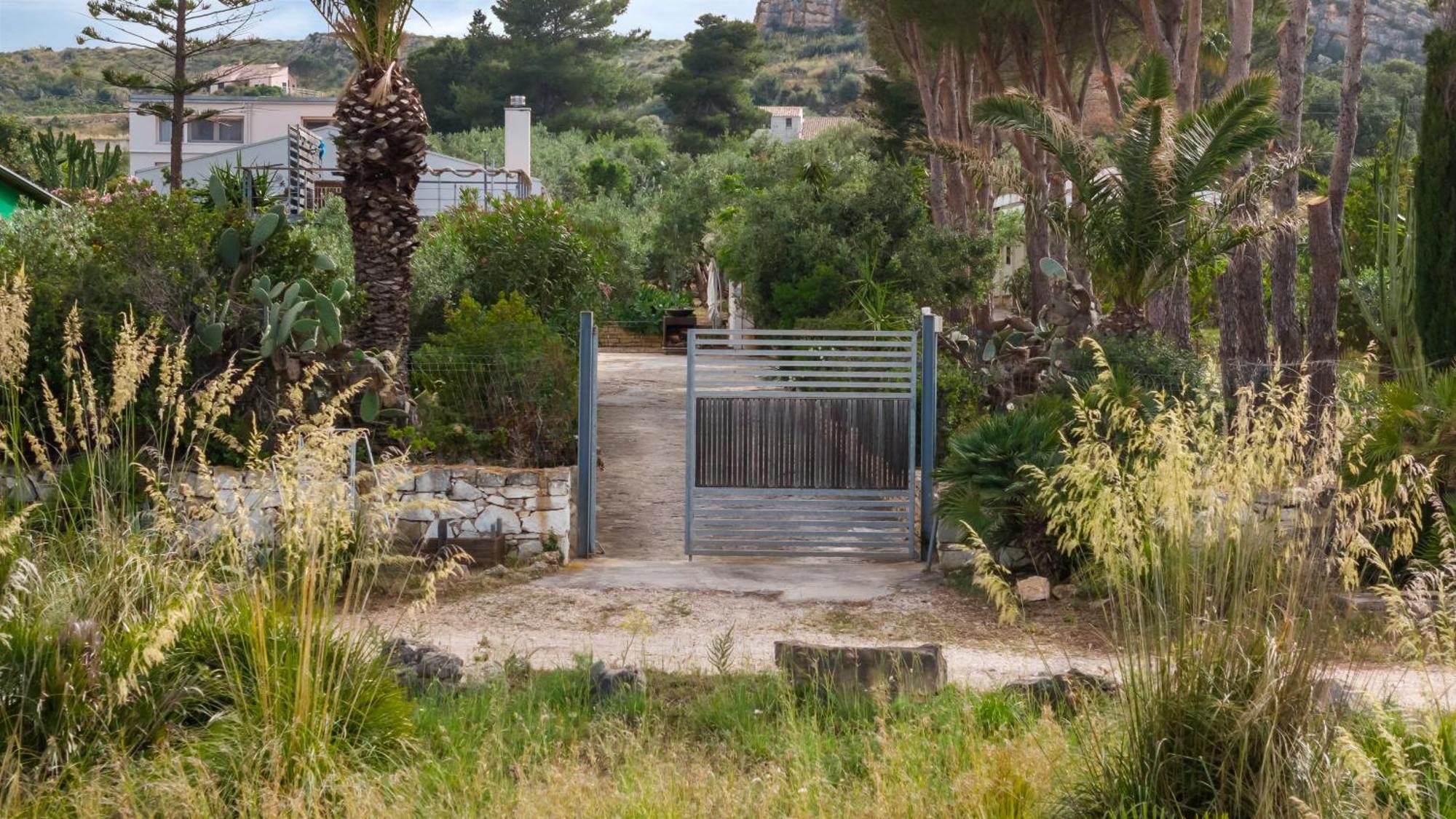 Villa Cardia A Cala Bianca By Wonderful Italy كاستيلاّماري ديل غو المظهر الخارجي الصورة